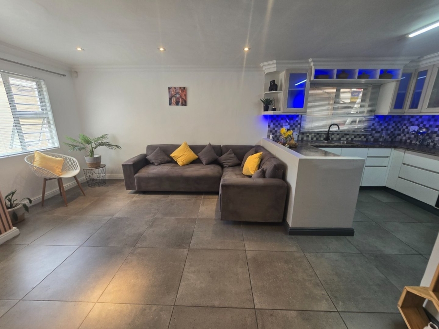 5 Bedroom Property for Sale in Portlands Western Cape